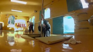 [ОЗВУЧКА JKUB] EP.3 Сумасшедший гостевой дом Киана с Джином 2025