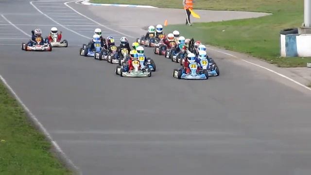 Картинг. УрФО 2014.09.13 Супер Мини. Финал 2. Старт еще на круг