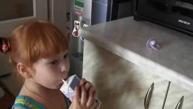 Вредный малыш съел все конфеты! смотреть онлайн