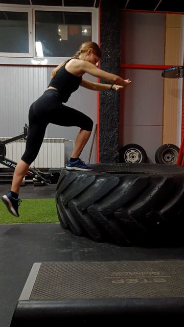 Тренировка ног #shorts #фитнес #traininggirl #тренировканог смотреть онлайн