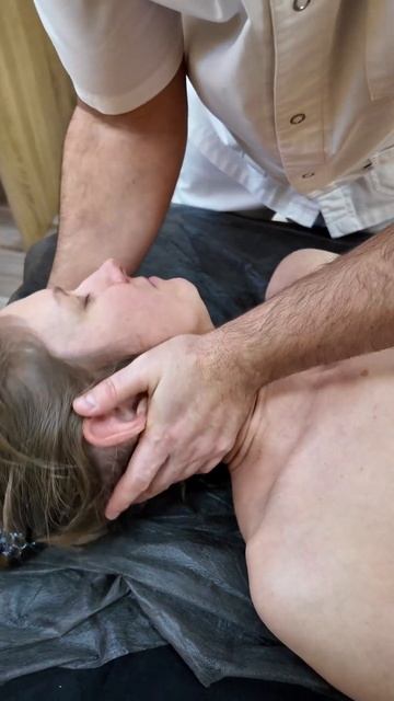 Manual Therapy 🔥 #массаж #massage #asmr #chiropractor #relax смотреть онлайн