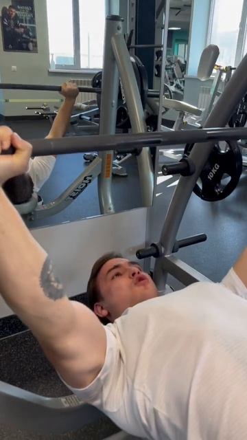 Жим лежа/упражнение на развитие силы смотреть онлайн