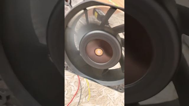 Серверный вентилятор DELTA смотреть онлайн