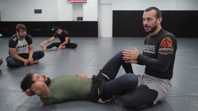 12. Bodylock Pass