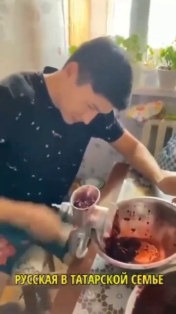 Мясорубка однорукий партнёр смотреть онлайн