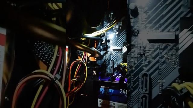 передняя панель не работает, задний кулер работает не? смотреть онлайн