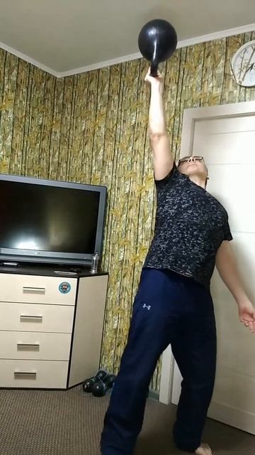 жим гири 24кг на попа хватом двух пальцев смотреть онлайн