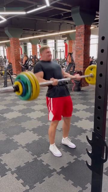 ЭКСТРЕМАЛЬНЫЙ ПОДЪЕМ ! ВЕС ШТАНГИ 107,5 КГ смотреть онлайн