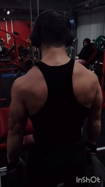 берём большой вес и делаем шраги 💪💪 #shortvideo #sport #мотив смотреть онлайн