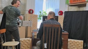 Включил главному дирижеру театра колонки от муз. центра. Разговор с Сергеем Сергеевичем Гринёвым