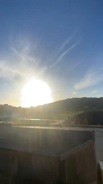 Солнечная погода на острове смотреть онлайн