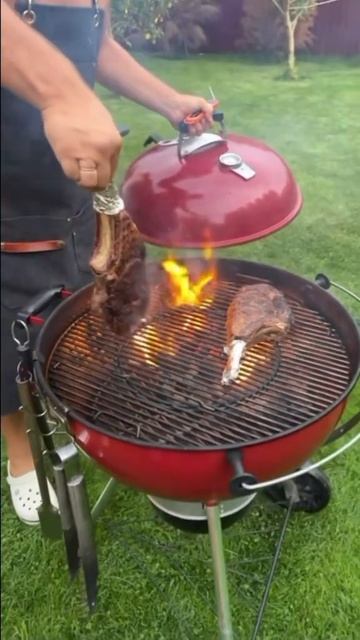 Стейк ТОМАГАВК на гриле #webergrill #grill #grilling #bbq #lowandslow #minsk #n смотреть онлайн