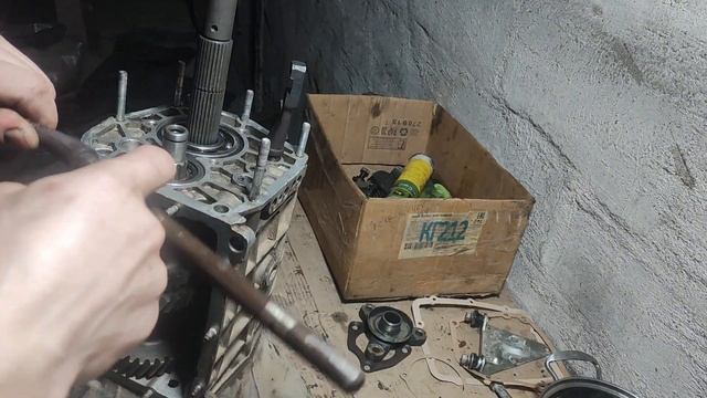 Ремонт, сборка КПП пятиступенчатой коробки. Нива Шевр смотреть онлайн