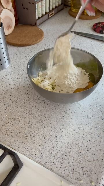 Мяфли из кабачка #рецепты #готовимдома #кабачки #вафли смотреть онлайн