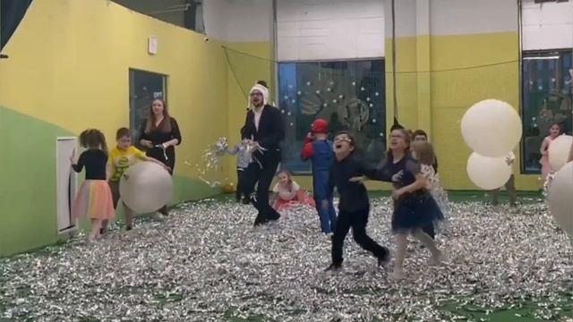 С НОВЫМ ГОДОМ 💛💚