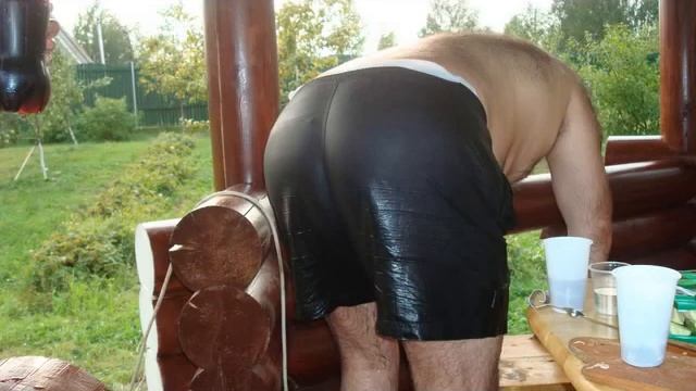 У Левона День рождения смотреть онлайн