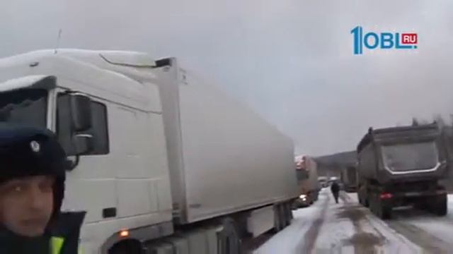 Очевидцы сняли на видео бушующую стихию на Южном Урале смотреть онлайн
