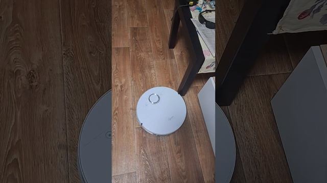 Мой первый робот-пылесос Midea VCR M7 смотреть онлайн