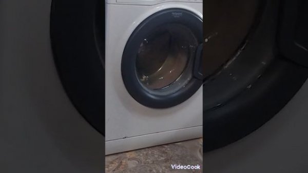 процесы отжима  на стиральной машине HOTPOINT ARISTON VMSL 501