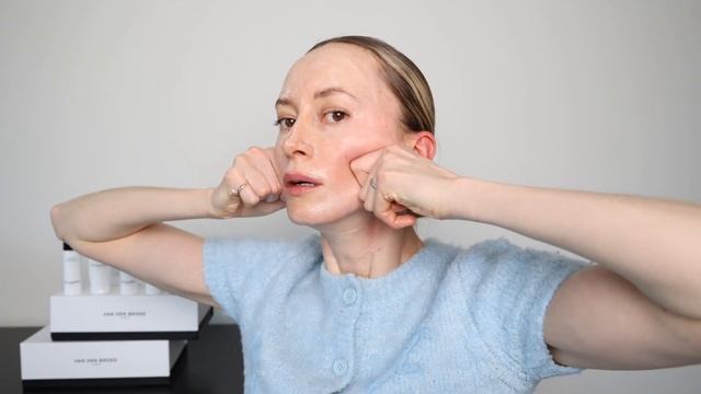 Как убрать отёки с лица? Лимфодренажный массаж