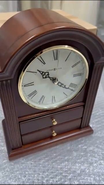 Настольные кварцевые часы Howard Miller 635-112 со шкатулкой смотреть онлайн