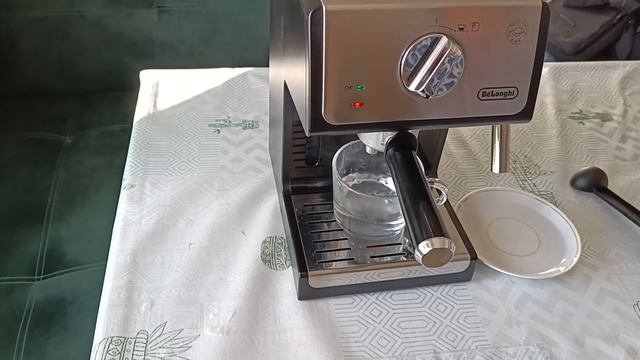 Кофеварка Delonghi ECP33.21BK вода из капучинатора
