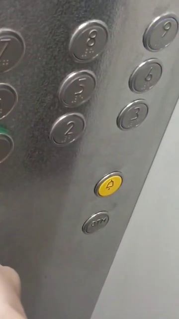 Косяк дверей в лифте МЛМ 2024 смотреть онлайн