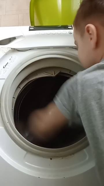 Канди отжимает Серия 2 смотреть онлайн