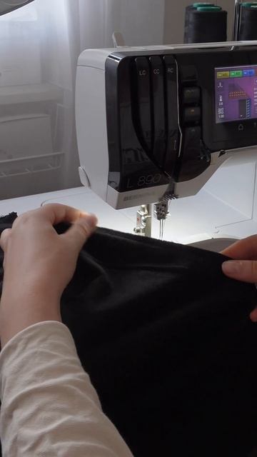 Тестирую окантовыватель BERNINA смотреть онлайн