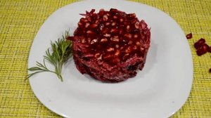 Салат из свеклы гранатом и грецкими орехами