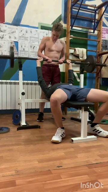 жим лёжа , 60 кг , строго не судите. смотреть онлайн
