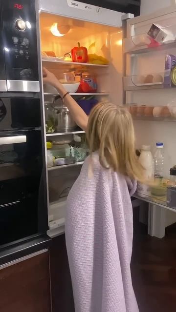 У всех фуршетных мастеров в холодильнике есть полка, с смотреть онлайн