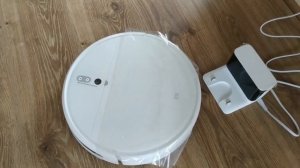 Робот-пылесос Xiaomi Mi Robot Vacuum-Mop 1С распаковка, обзор и пер
