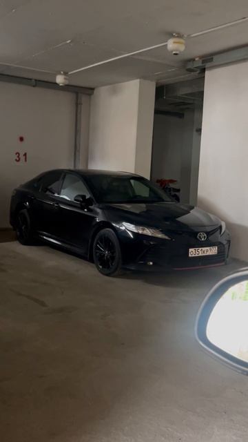 Лучшее каско для БМВ  - это когда ТОЙОТА рядом ..