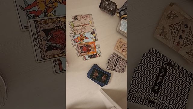 33 знаки зодиака, 2 часть, на 18 октября #tarot #гадание #таро смотреть онлайн