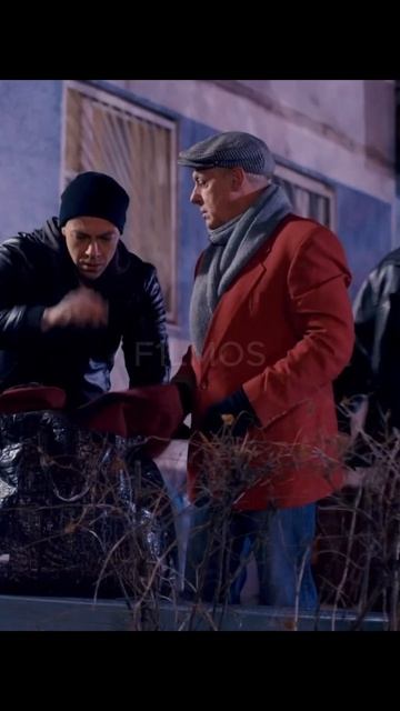 БАНДОСЫ ЗАБРАЛИ ВСЕ ПИДЖАКИ У ДЕДА I НАЗВАНИЕ ФИЛЬМА Е? смотреть онлайн