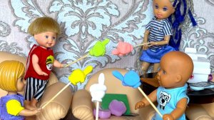 ПИКМИ УКАЗКА ИЛИ ПАЛЬЧИК👆 НА ПАЛОЧКЕ😂 Катя и Макс веселая семейка! Куклы Барби видео Даринелкатв