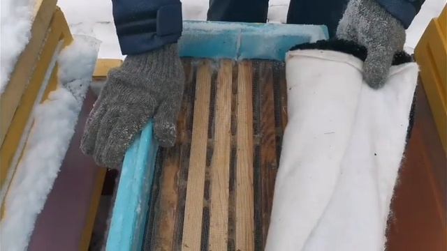 Зимовка на улице. Верхняя вентиляция в 6-ти рамочных ул смотреть онлайн