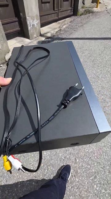 Перевод, у кого есть кассета? пойдем посмотрим видео ? смотреть онлайн