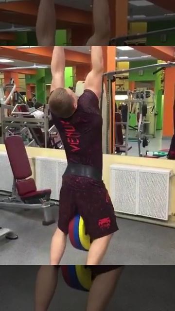 Подтягивания с весом 60 кг смотреть онлайн