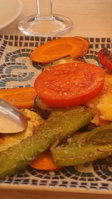 Это нужно есть,когда возникает вопрос-мадам,где делат смотреть онлайн