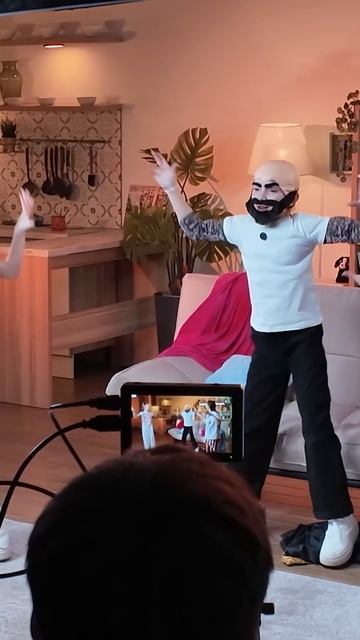 Смотри новый влог бэкстейдж со съемок шоу #безигрушек смотреть онлайн