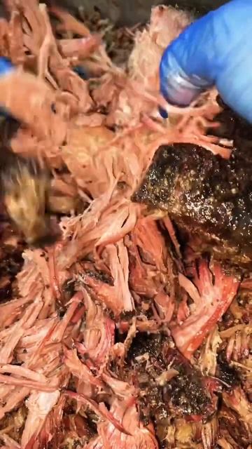 Рваная говядина из #smoker #пятигорск #brisket #pulledbeef #bbq #grill #с смотреть онлайн