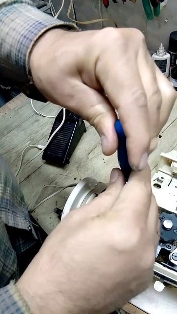 Singer 1288. Пятно контакта шестерёнок главного и вертикал?