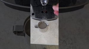Очистка кофемашины Delonghi серии ecam от кофейных масел.