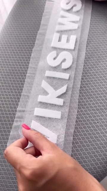 Как сделать объемные буквы на одежде?