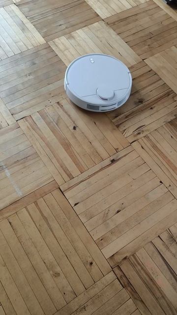 xiaomi 3C робот пылесос начал тупить,дёргаться,кто в курсе смотреть онлайн