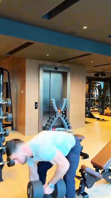 😳Асхаб ПОДНЯЛ ГАНТЕЛИ С ОБЩИМ ВЕСОМ 80 КГ \ 🤫ПОДНЯЛ СВ смотреть онлайн