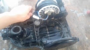 принесли пылесос. Самсунг с проблемой не сматывает шн?