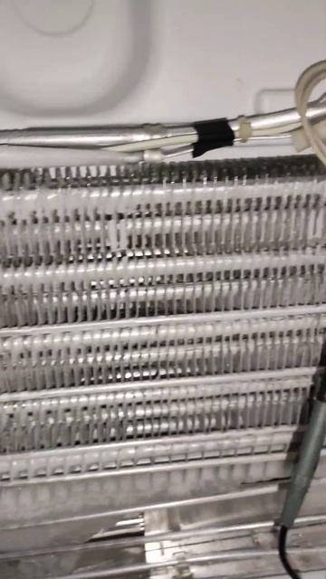 Холодильник Indesit плохо охлаждает и морозит #ставропол? смотреть онлайн